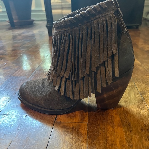 Brown fringe booties - Picture 4 of 4